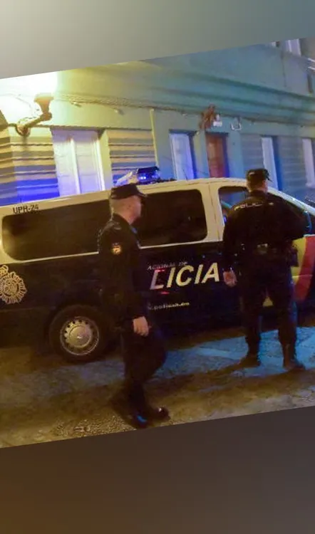 GridArt_20240530_012647000