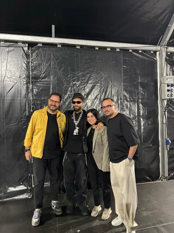 GmCPdipbkAAGwlE.jpg_large