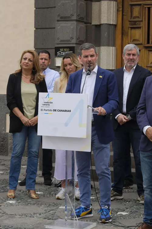 9cb3ef49-0c6c-4a90-8e72-da59d1a492eb_source-aspect-ratio_default_0